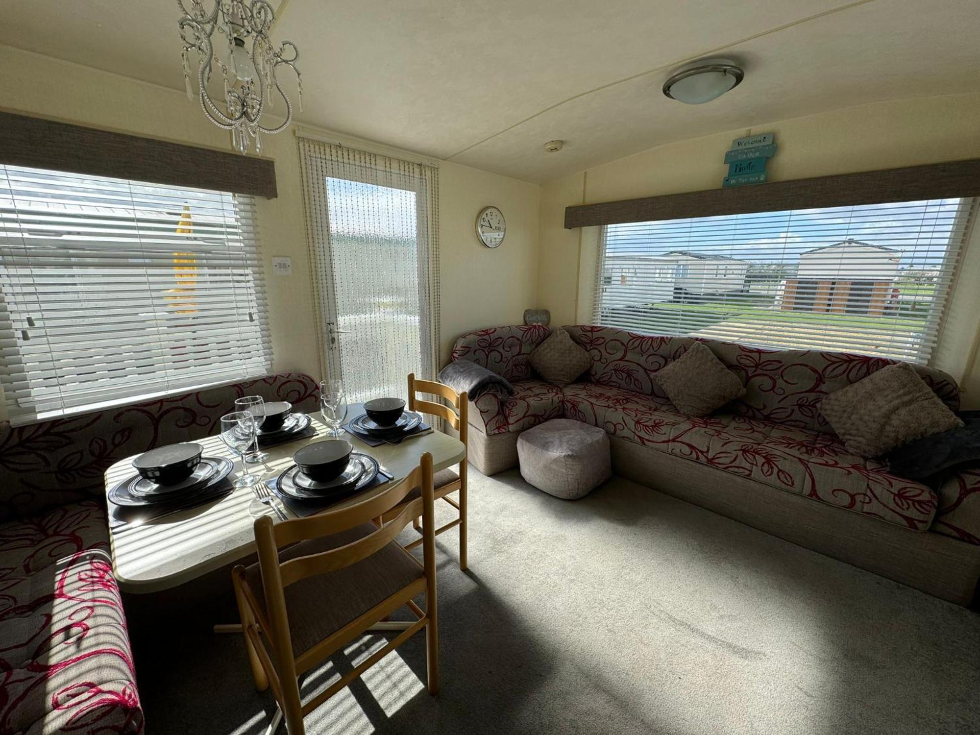 Golden Palm - The Oasis - Coastal Caravan Breaks * Chapel Saint Leonards