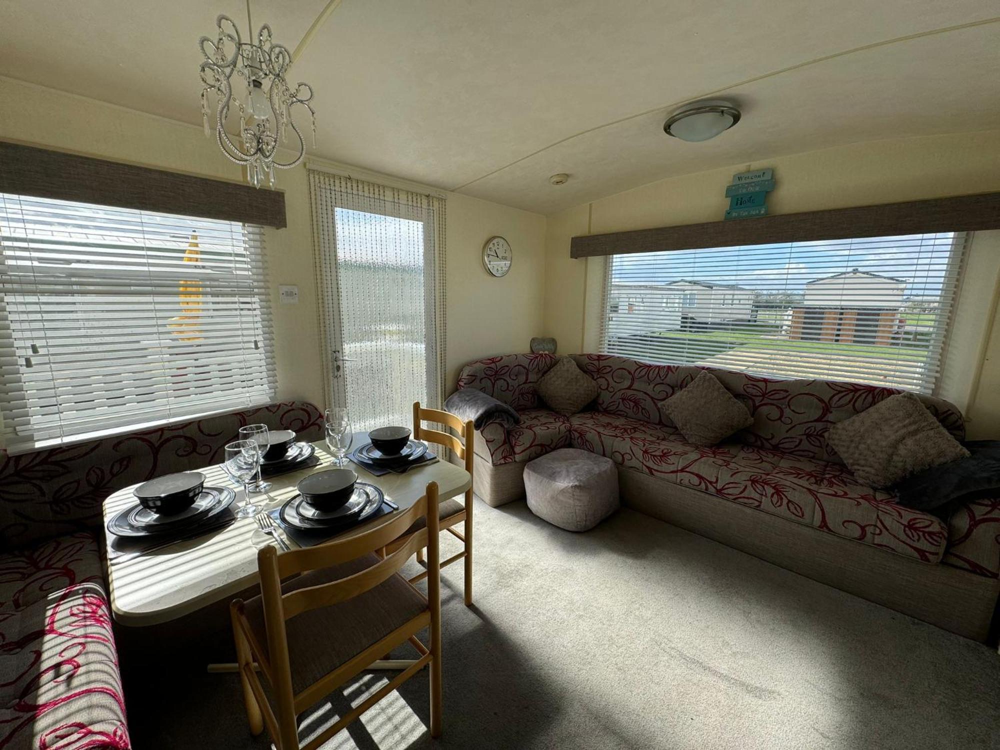 Golden Palm - The Oasis - Coastal Caravan Breaks * Chapel Saint Leonards