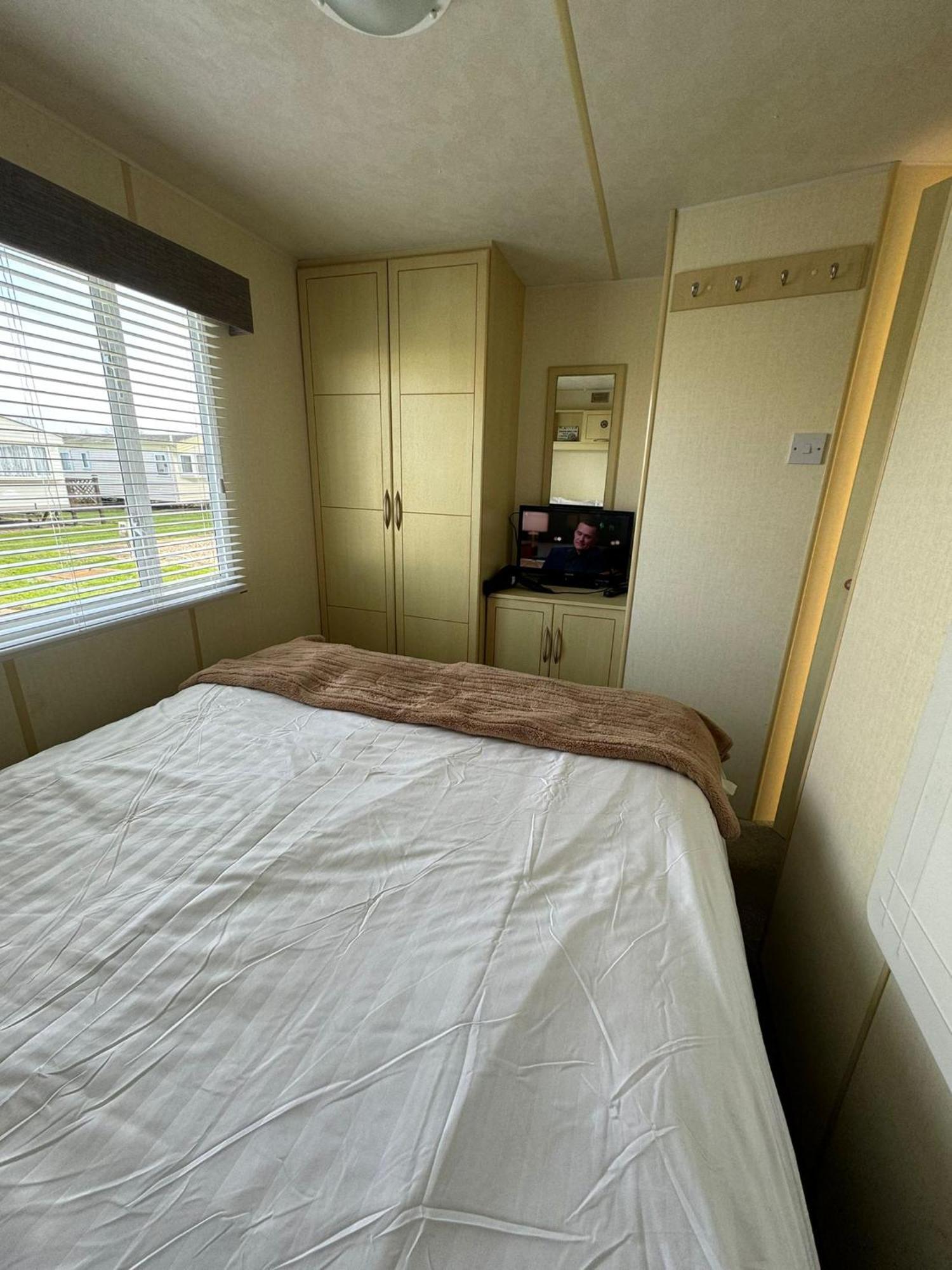 Golden Palm - The Oasis - Coastal Caravan Breaks Campsite *