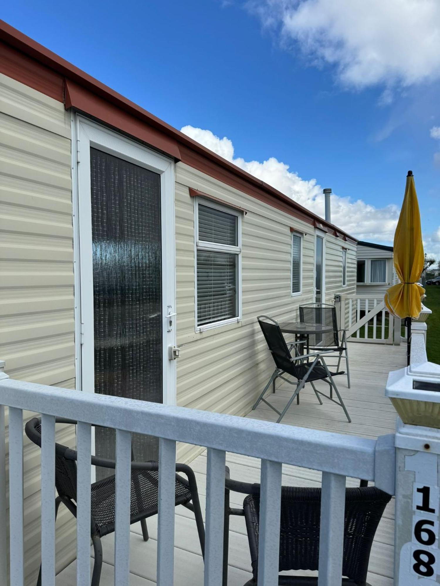 Golden Palm - The Oasis - Coastal Caravan Breaks *